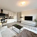 Liva - Ulzburg - Naehe Hamburg & Flughafen - Naehe Bahnhof - Terrasse - Smart-tv Apart Otel 3*