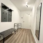Liva - Ulzburg - Naehe Hamburg & Flughafen - Naehe Bahnhof - Terrasse - Smart-tv Apart Otel 3*