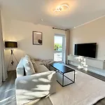 Liva - Ulzburg - Naehe Hamburg & Flughafen - Naehe Bahnhof - Terrasse - Smart-tv Apart Otel 3*