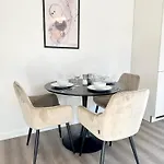 Apart Otel Liva - Ulzburg - Naehe Hamburg & Flughafen - Naehe Bahnhof - Terrasse - Smart-tv