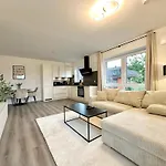 Liva - Ulzburg - Naehe Hamburg & Flughafen - Naehe Bahnhof - Terrasse - Smart-tv Apart Otel