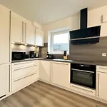 Liva - Ulzburg - Naehe Hamburg & Flughafen - Naehe Bahnhof - Terrasse - Smart-tv 3*