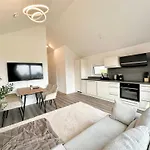 Apart Otel Liva - Ulzburg - Naehe Hamburg & Flughafen - Naehe Bahnhof - Terrasse - Smart-tv Henstedt-Ulzburg