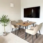 Liva - Ulzburg - Naehe Hamburg & Flughafen - Naehe Bahnhof - Terrasse - Smart-tv Apart Otel Henstedt-Ulzburg