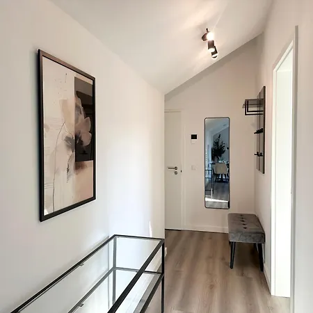 Aparthotel Liva - Ulzburg - Naehe Hamburg & Flughafen - Naehe Bahnhof - Terrasse - Smart-tv 3*