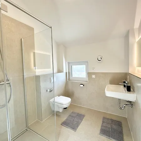 Aparthotel Liva - Ulzburg - Naehe Hamburg & Flughafen - Naehe Bahnhof - Terrasse - Smart-tv Henstedt-Ulzburg