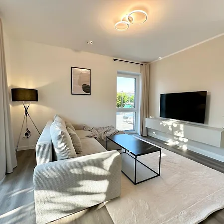 Liva - Ulzburg - Naehe Hamburg & Flughafen - Naehe Bahnhof - Terrasse - Smart-tv Aparthotel 3*