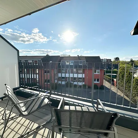 Aparthotel Liva - Ulzburg - Naehe Hamburg & Flughafen - Naehe Bahnhof - Terrasse - Smart-tv