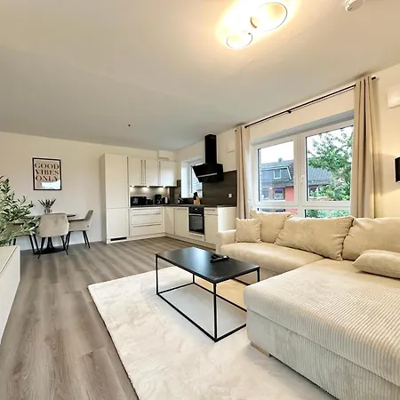 Liva - Ulzburg - Naehe Hamburg & Flughafen - Naehe Bahnhof - Terrasse - Smart-tv Aparthotel