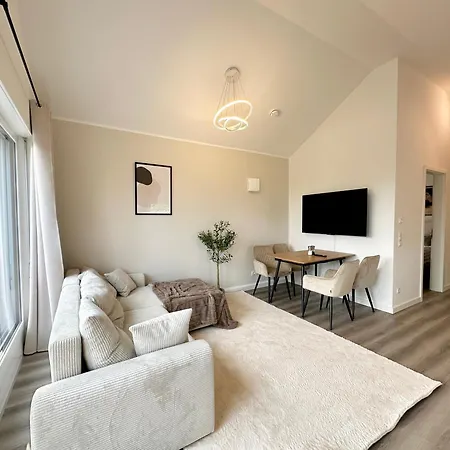 Liva - Ulzburg - Naehe Hamburg & Flughafen - Naehe Bahnhof - Terrasse - Smart-tv Aparthotel Henstedt-Ulzburg