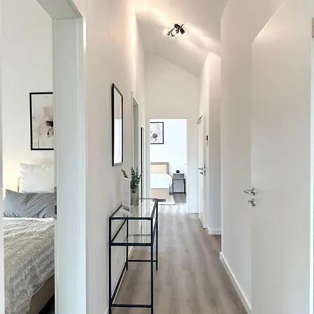 Liva - Ulzburg - Naehe Hamburg & Flughafen - Naehe Bahnhof - Terrasse - Smart-tv 3* Henstedt-Ulzburg