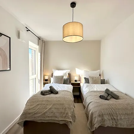 Liva - Ulzburg - Naehe Hamburg & Flughafen - Naehe Bahnhof - Teils Terrassen - Smart-tv Apart-hotel Henstedt-Ulzburg
