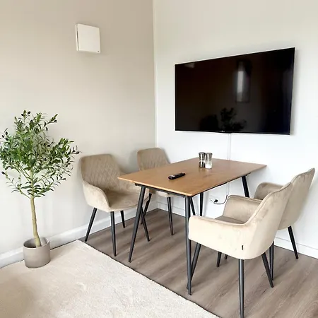 Liva - Ulzburg - Naehe Hamburg & Flughafen - Naehe Bahnhof - Terrasse - Smart-tv Aparthotel Henstedt-Ulzburg